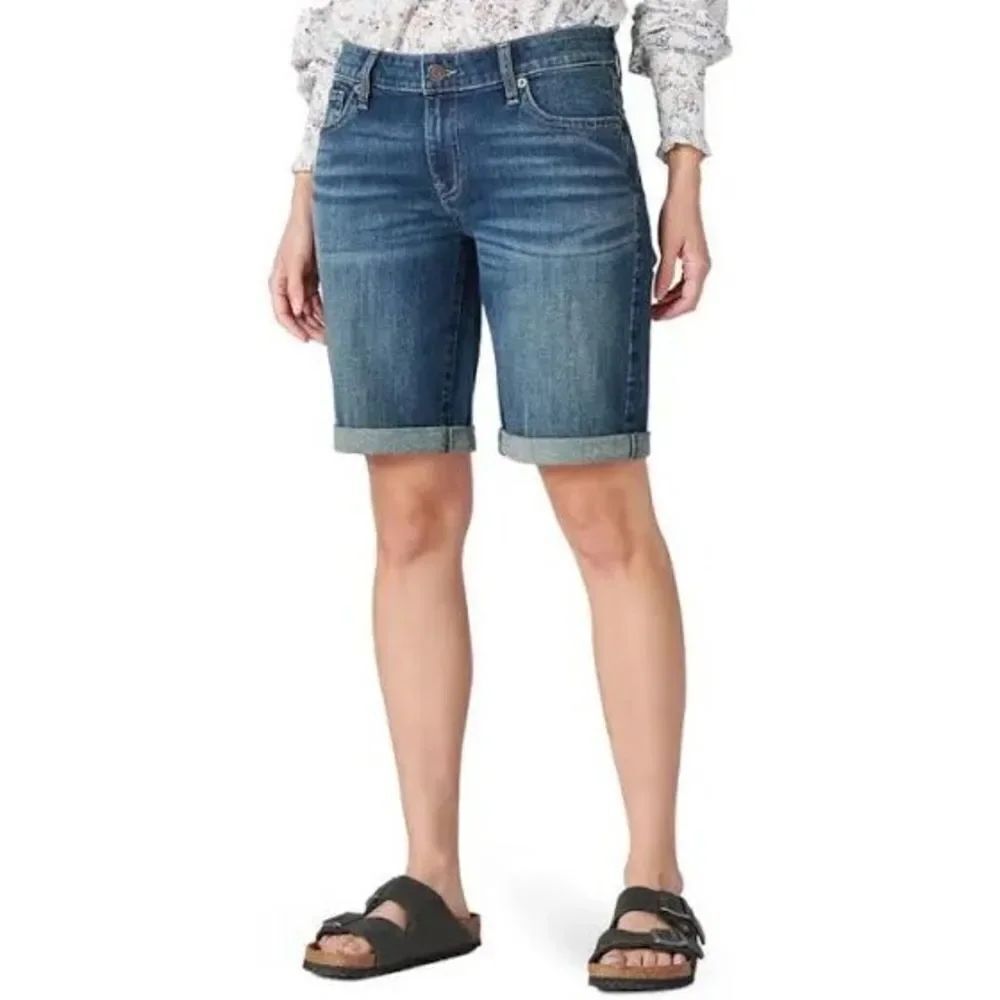 Lucky Brand distressed medium wash Bermuda 4/27 denim shorts